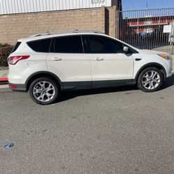 2014 Ford Escape 