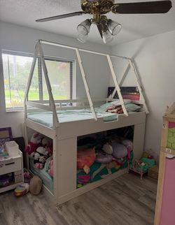 Bunk Bed House Style 