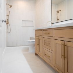 Custom Bathroom Vanity & Remodels