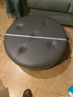 Round ottoman
