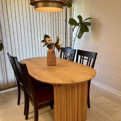 Dining Table And 4 Chairs 