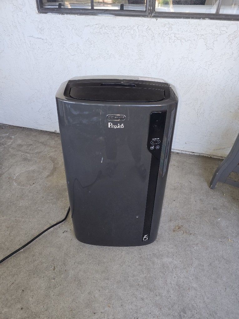 De’Longhi Pinguino Portable Air Conditioner & Heater (14,000 BTU)