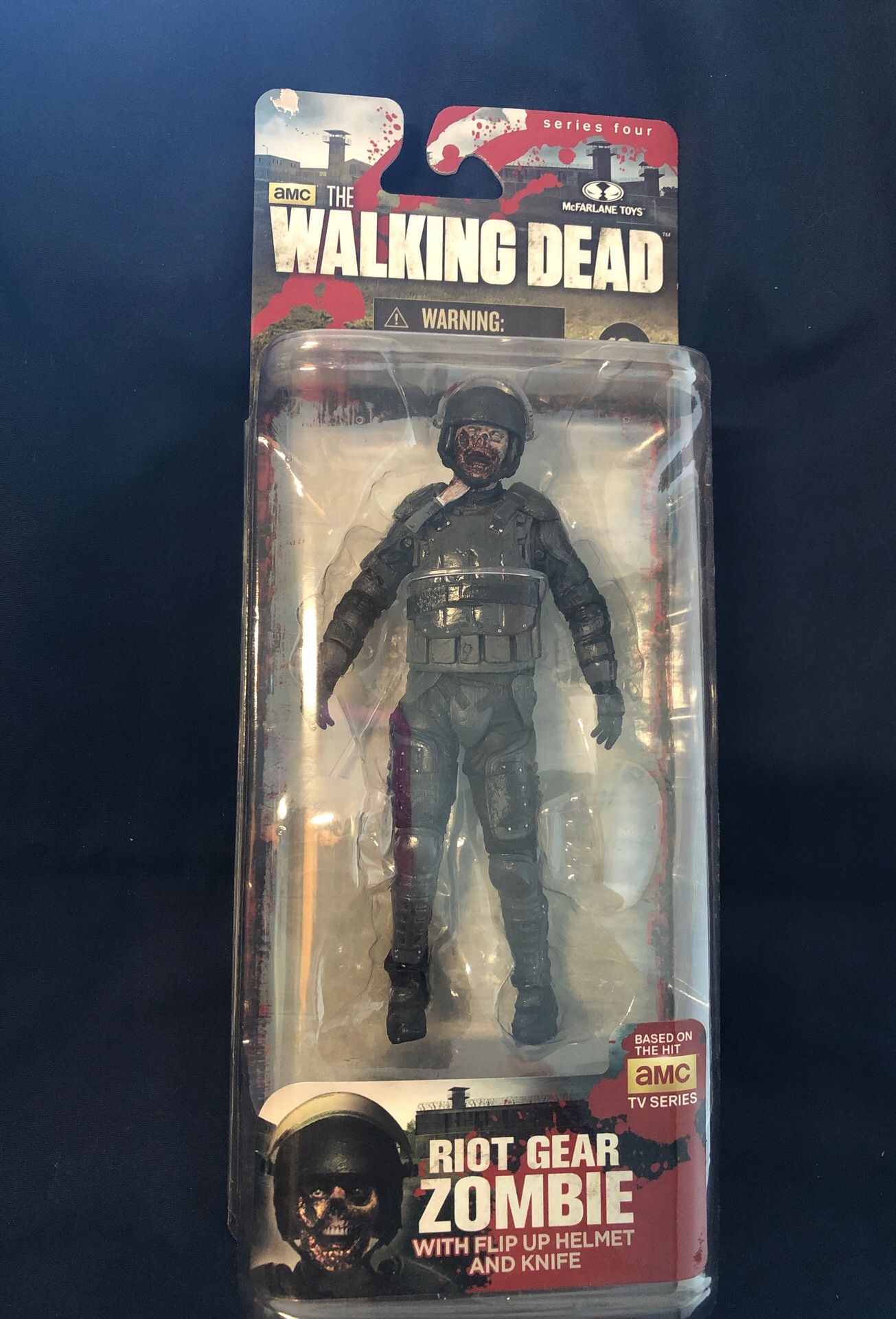 The Walking Dead-Series 4 Riot Gear Zombie