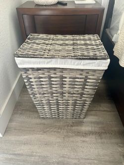 Hamper de Ropa como nuevo
