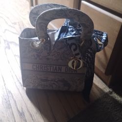 CHRISTIAN DIOR PURSE  $800