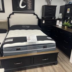 4-piece Queen Size Bedroom Set 