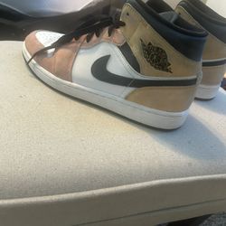 Jordan 1 Mid