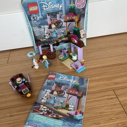 LEGO Elsa Olaf Village Scene