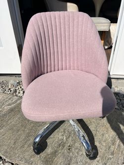 Chairs & rolling tables