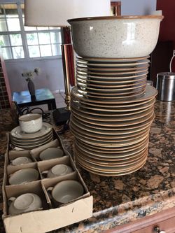 Ceramic set 30 plates 2 salad bowls 6 cups 6 saucers from France 🇫🇷