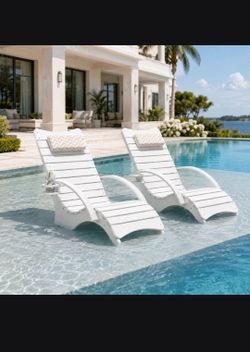 Set of 2 White In-Pool Lounge Chairs w/
Headrests & Cup Holders