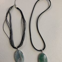 Natural agate pendant on leather cord