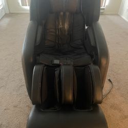 Brookstone Renew Zero-Gravity Full-Body Massage Chair w/ Remote : $500 OBO (Emeryville)
