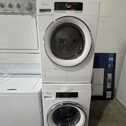 Washer and dryer 24 inches Whirlpool/ Lavadora y Secadora pequeña