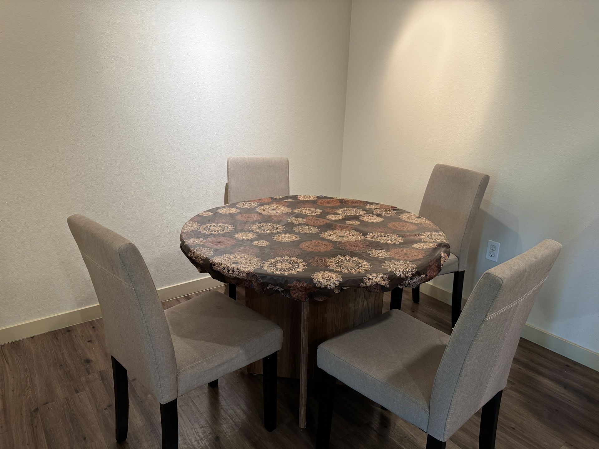 Dining table And Chair 