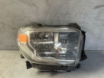 2018 2019 2020 2021 TOYOTA TUNDRA RIGHT PASSENGER SIDE LED HEADLIGHT OEM