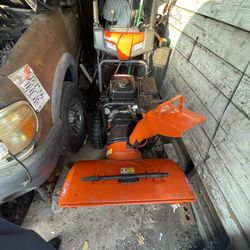 Husqvarnaw ST230P (30") 291cc