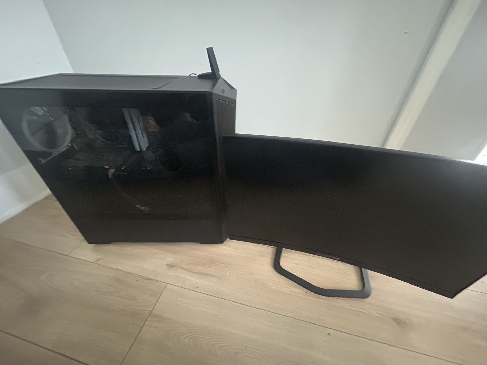 Gaming PC & Gaming Monitor Combo