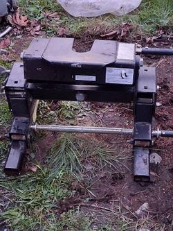 Fifthwheel slide hitch