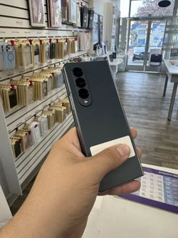 Samsung - Galaxy Z Fold 4 5G 7.6" (Unlocked) (Pre-owned) / 512GB / Heavy Used| $5 Down | Payment plan available