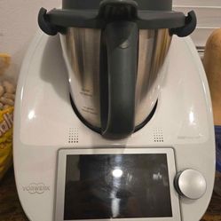 Thermomix TM6 with all accessories 