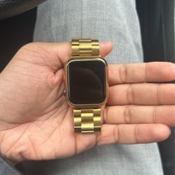 Apple Watch SE Gold Edition