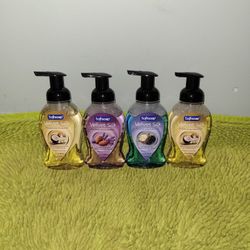 4 Foaming Hand Soap Softsoap 9oz