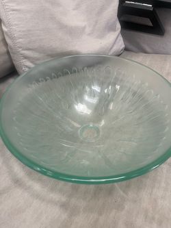 Awesome thick glass vessel sink New out of box
