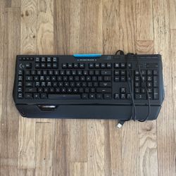 G910 Keyboard  ( Price Negotiable )