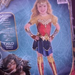 WonderWoman Costume 4-6