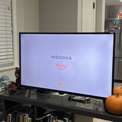 40 Inch Insignia TV With Remote