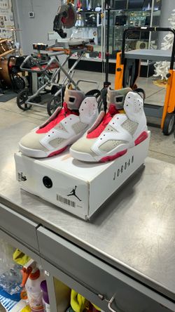 Jordan Retro 6 Hare Men’s Size 8.5