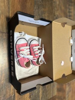 Baby girl converse size 2