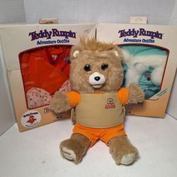 Teddy Ruxpin + 2 Adventure Outfits Talking Bear