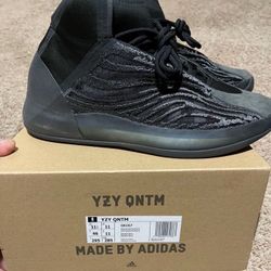 Yeezy QNTM Onyx