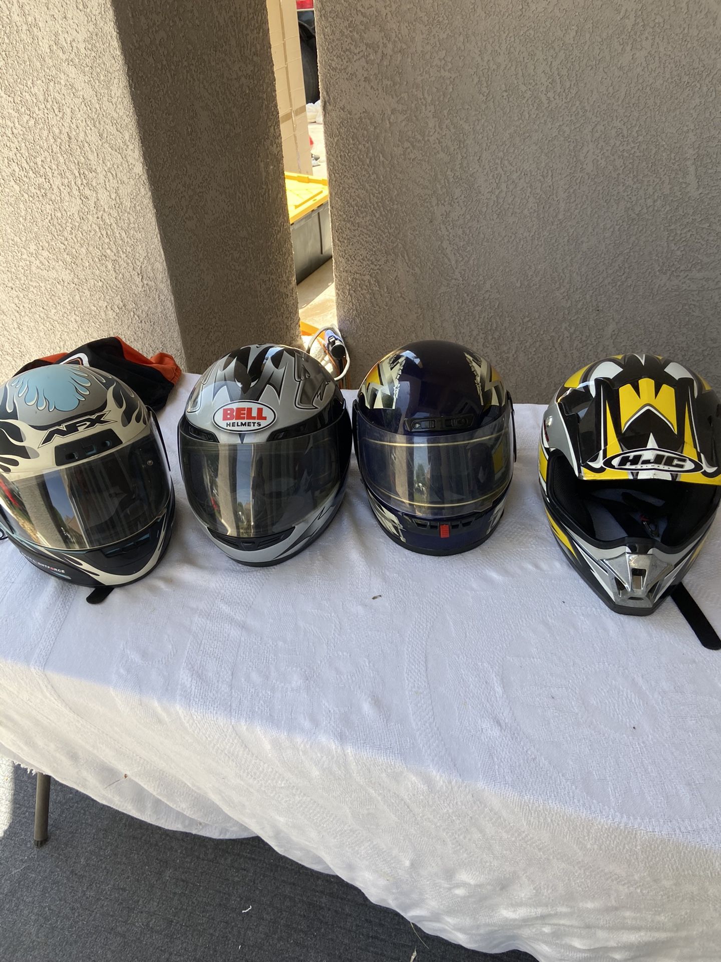 Helmets motorcycle all brands and medium to small size