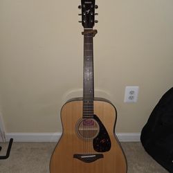 Yamaha FG700S