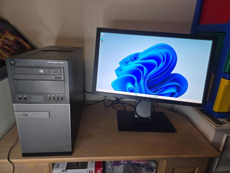 Combo Computer And Monitor / Open To Trade