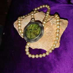 Beautiful pearl Necklace With Complimentary Charm