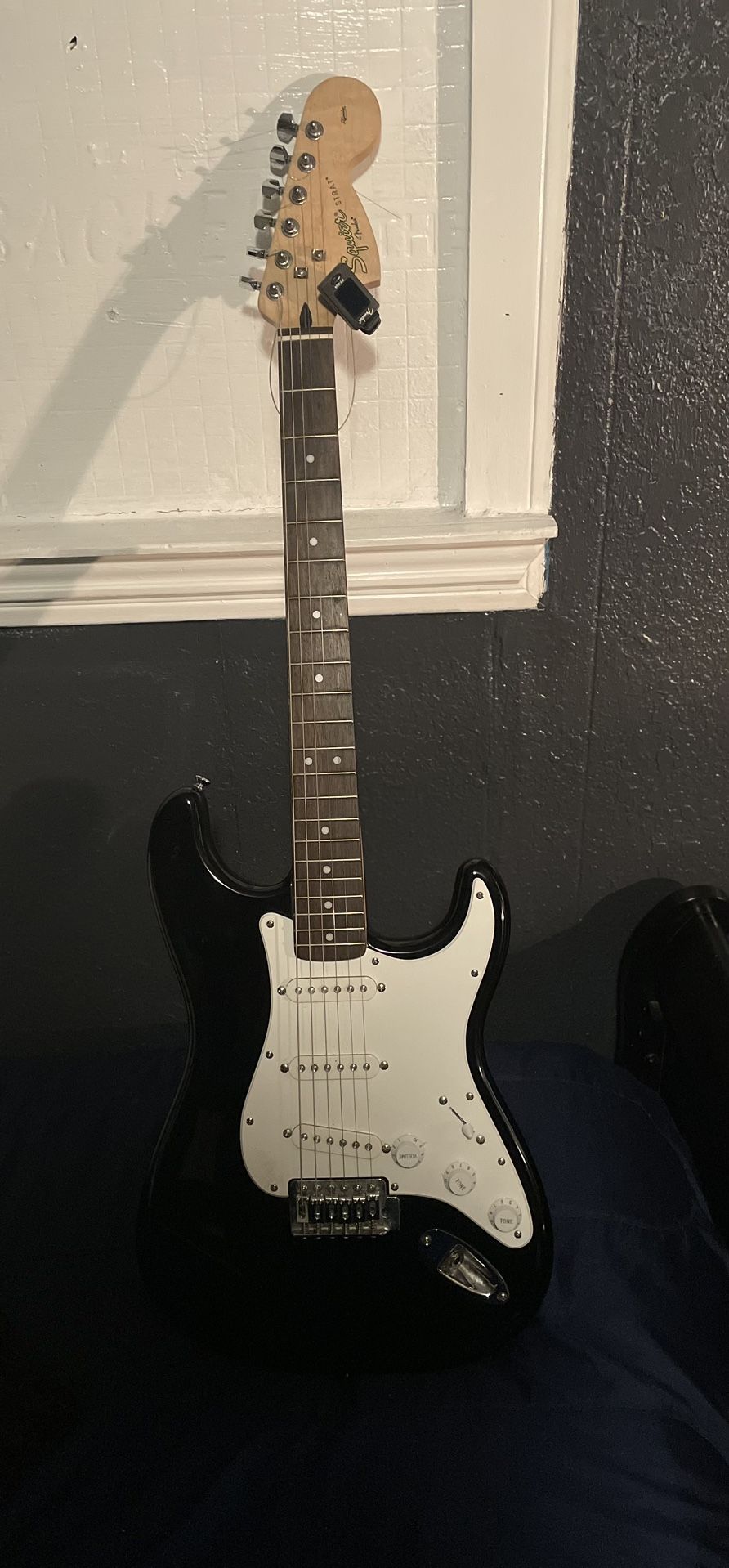 Square Fender Negotiable (guitar, Guitar Bag, Amp, Cables)