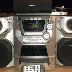 Panasonic CD Stereo System SA-AK62