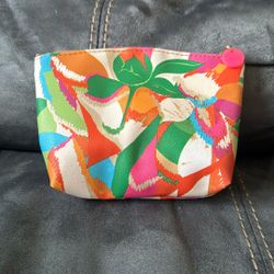 New Without Tags Ipsy Makeup Travel Toiletry Tote Bag Pouch