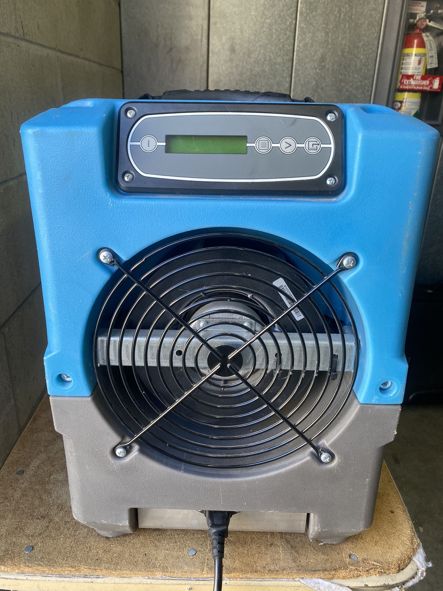 Dri-Eaz F413 Revolution LGR Dehumidifier (427 Hous