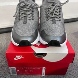 Women’s Air Huarache Run Ultra SE Size 9