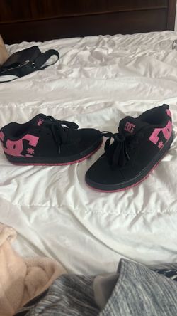 DC Court Graffik black and pink shoes