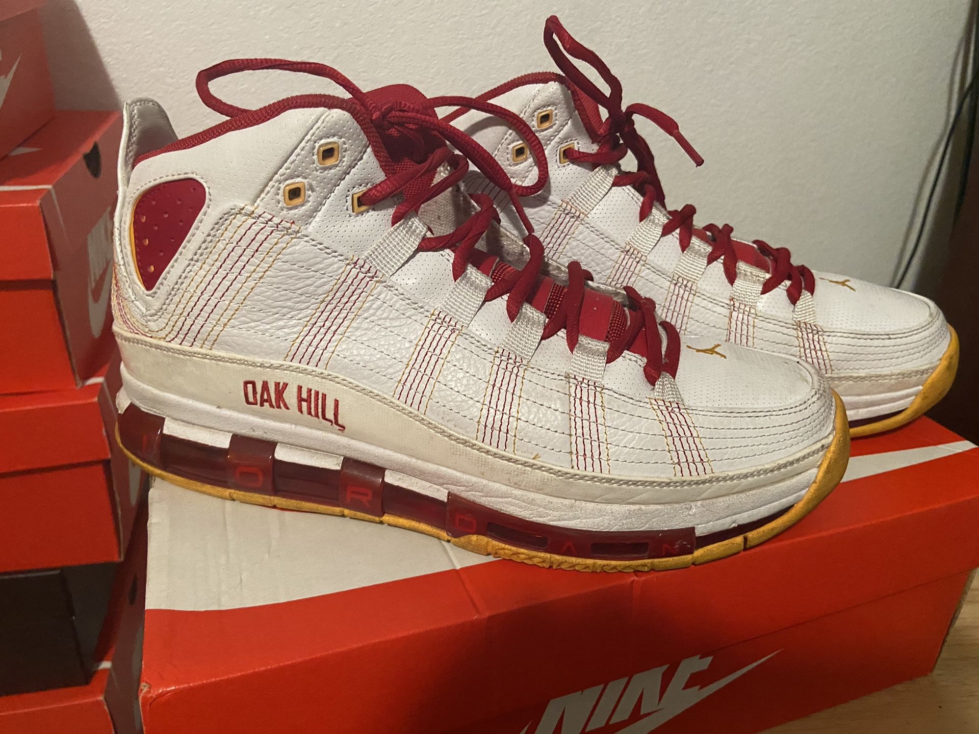 Nike “Carmelos” oak hill high school edition