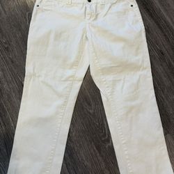 Woman’s White ELLE Capri Jeans Pants With Pockets, Size 8 