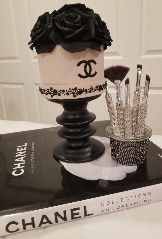 New Blush And Black Glam Vanity Set!