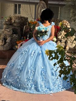 Selling quinceañera dress