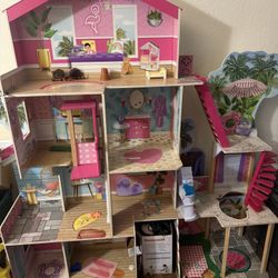 Barbie Dream House 